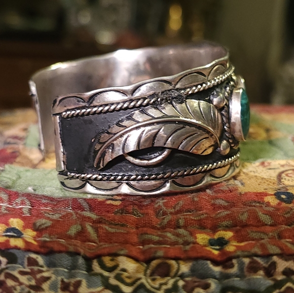 Vintage Navajo Sterling Silver Cuff - Picture 5 of 9
